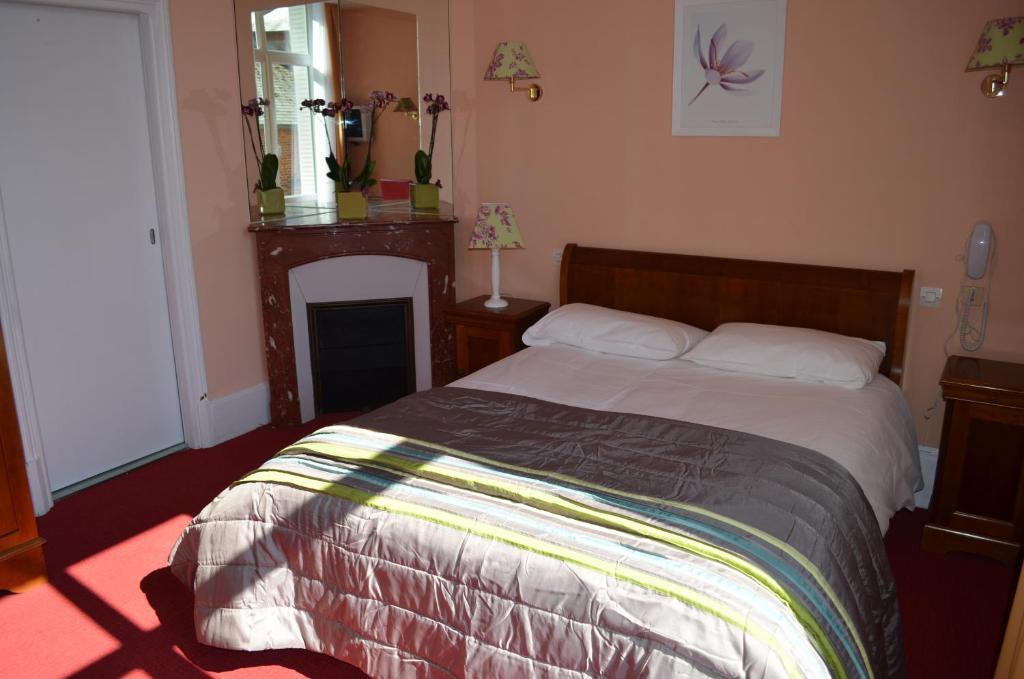 Hotel Le Beau Site Gien Eksteriør bilde